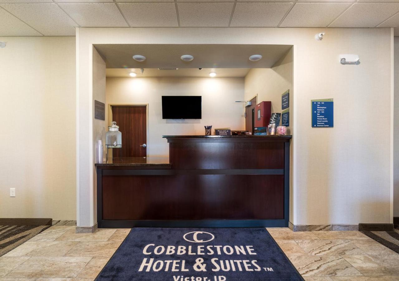 Cobblestone Hotel & Suites - 빅토르 외부 사진